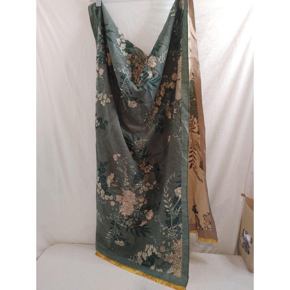 Vintage‎ Sheer Paisley Scarf Mint Green Beige Warm Soft 25"x76" Tassles